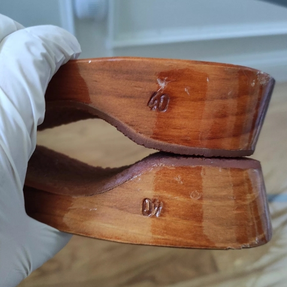 Chanel CC Logo 40/8.5 Parent Leather Buckled Slide Sandals 40/8.5 Dark Brown - Picture 13 of 15